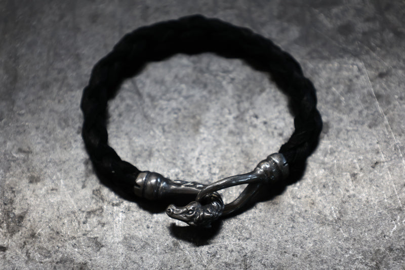 SE-1586 horse hook braids leathe rbracelet