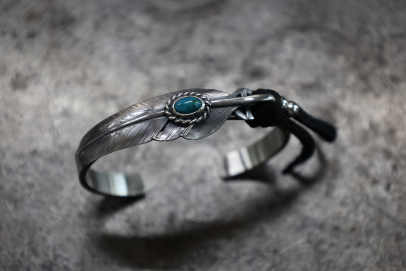 SE-1587 classic feather cuff/kingman