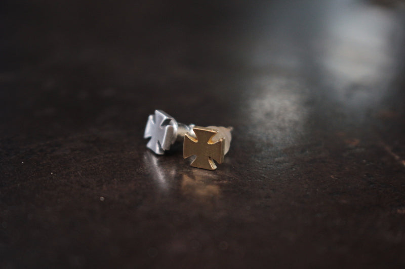 FCE-15 cross stud