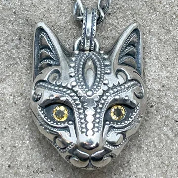 BBM SIGNATURE CAT PENDANT SET-SILVER WITH STONE