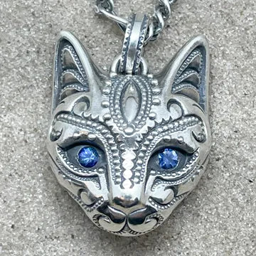 BBM SIGNATURE CAT PENDANT SET-SILVER WITH STONE