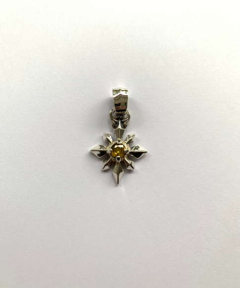 Mid star charm w/ stone & 18K Cup