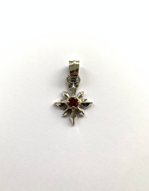 Mid star charm w/ stone & 18K Cup