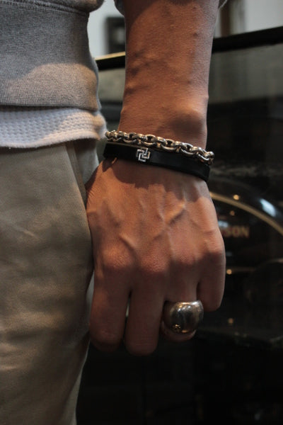 FCB-31 flat leather+clamp hook bracelet/luck cross stud
