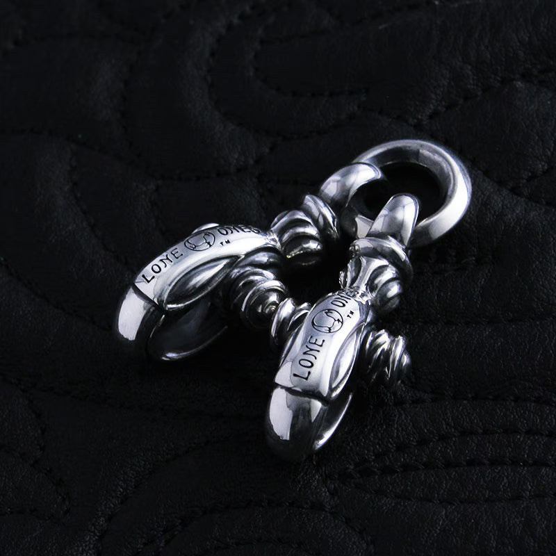 Linked clasp (plain circle)