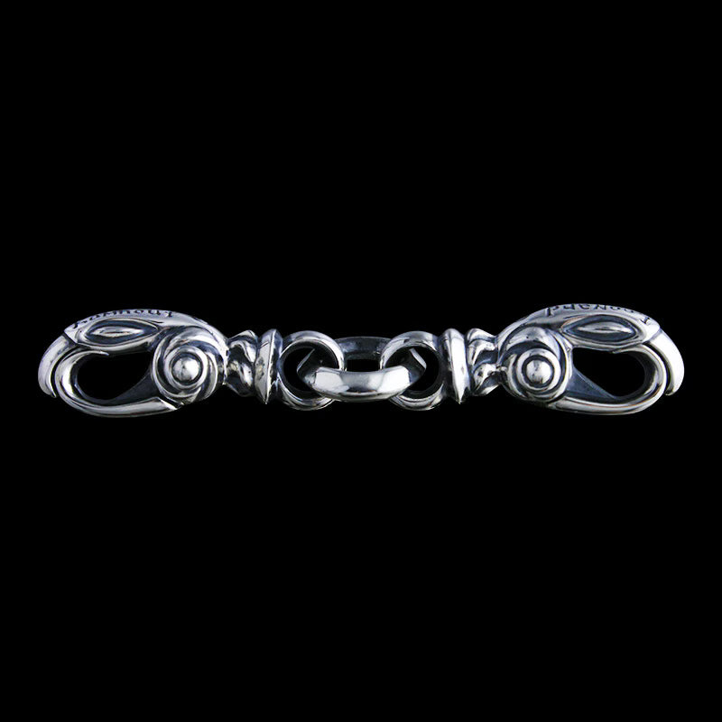 Linked clasp (plain circle) (Leonard Kamhout engraved)
