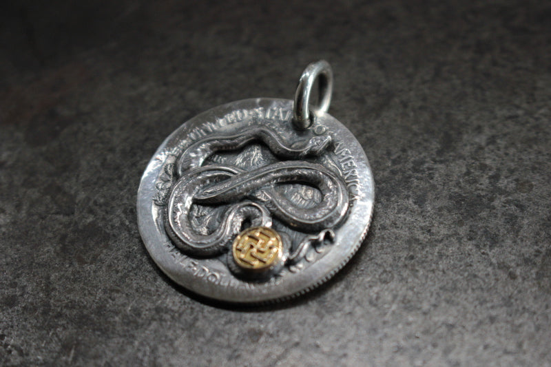 FCT-76 snake ornament付 coin top