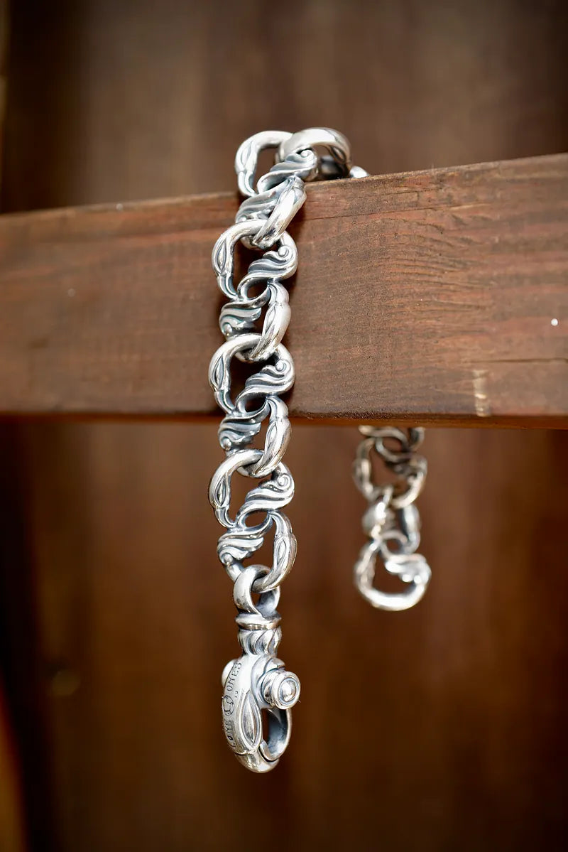 Mating Flight Bracelet : F8