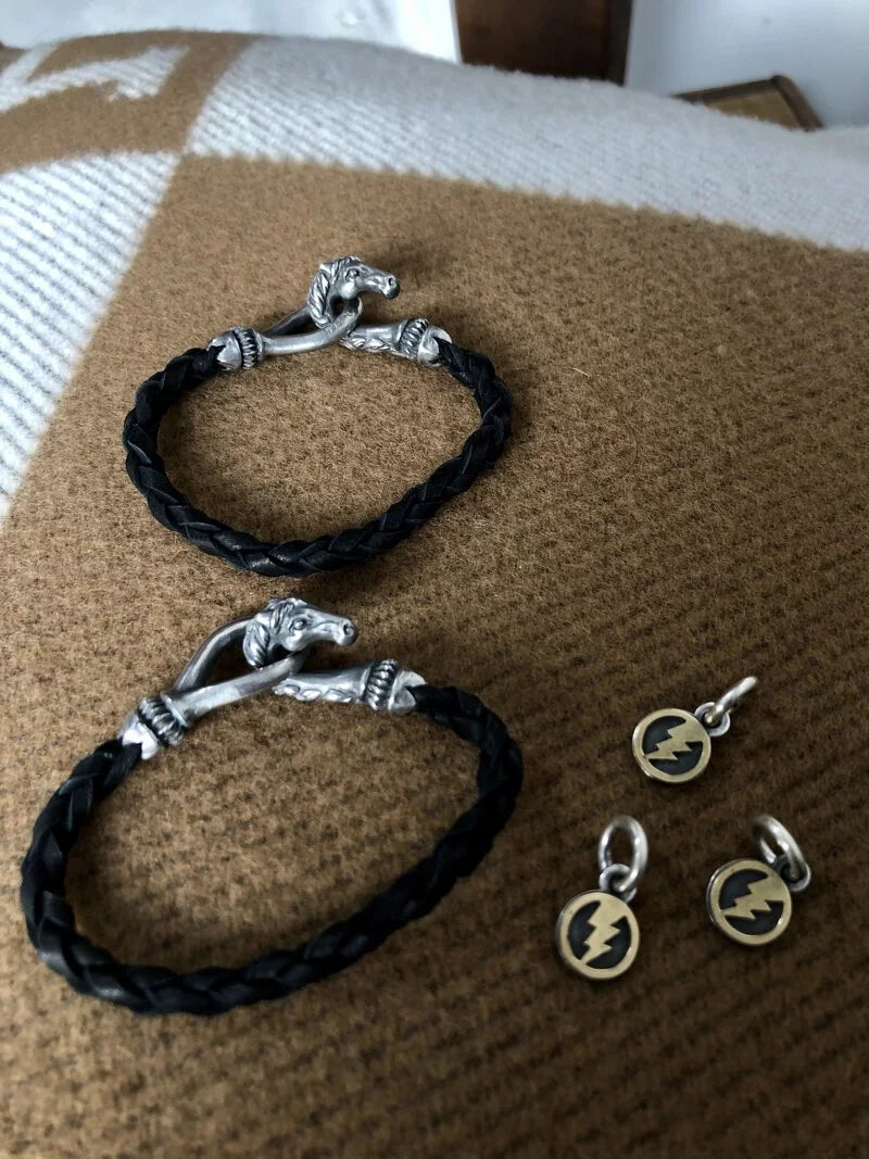 SE-1586 horse hook braids leathe rbracelet