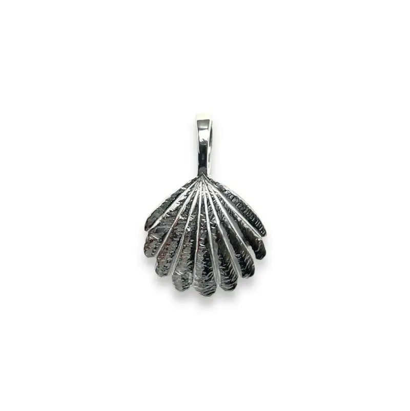 鳴島翔 Shell Pendant