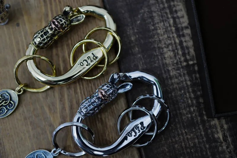 BUNNY PEANUTS CARABINER