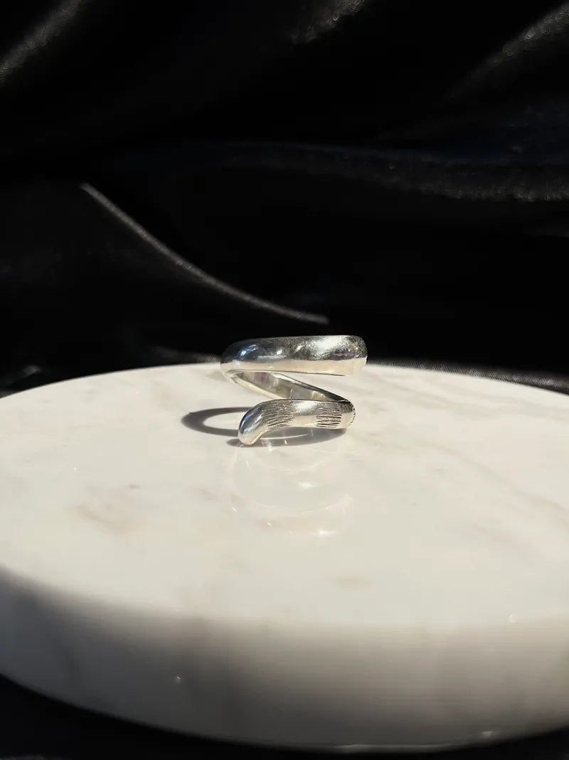 BBM Tail Paw Ring