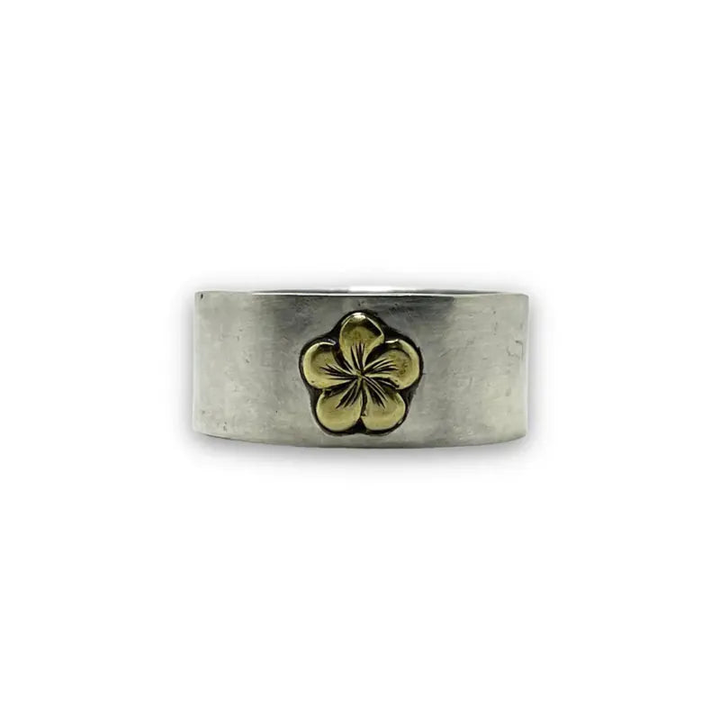 鳴島翔 K18 motif 10mm plain ring (Round Plumeria)