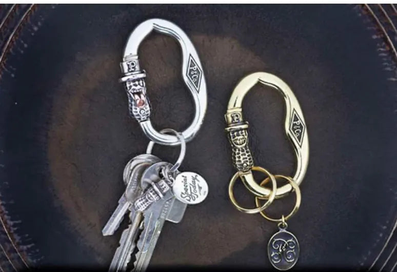 PEANUTS CARABINER