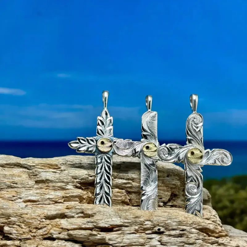 K18 Kaila motif cross pendant (Royal Maile)