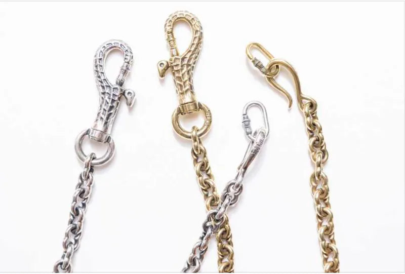 PLANE PEANUTS WALLET CHAIN