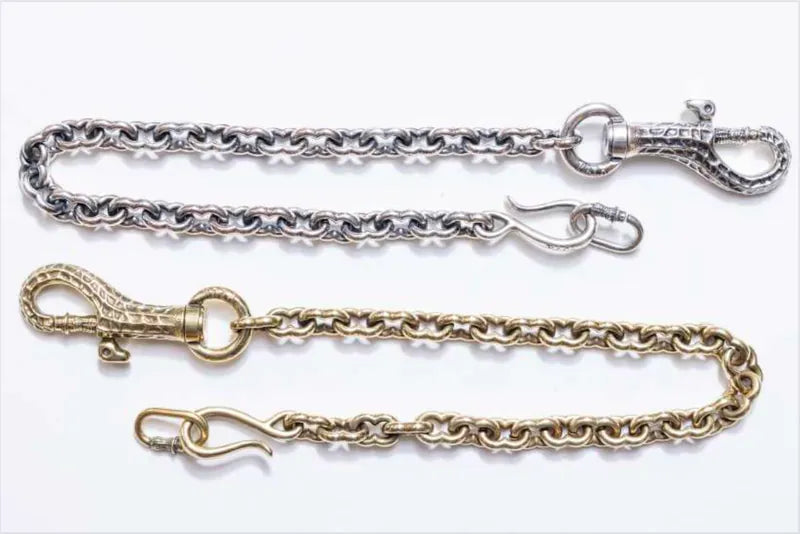 PLANE PEANUTS WALLET CHAIN