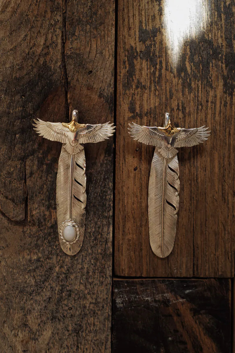 K18 Head Eagle and Feather (No Stone/Sliver Cut Opal)