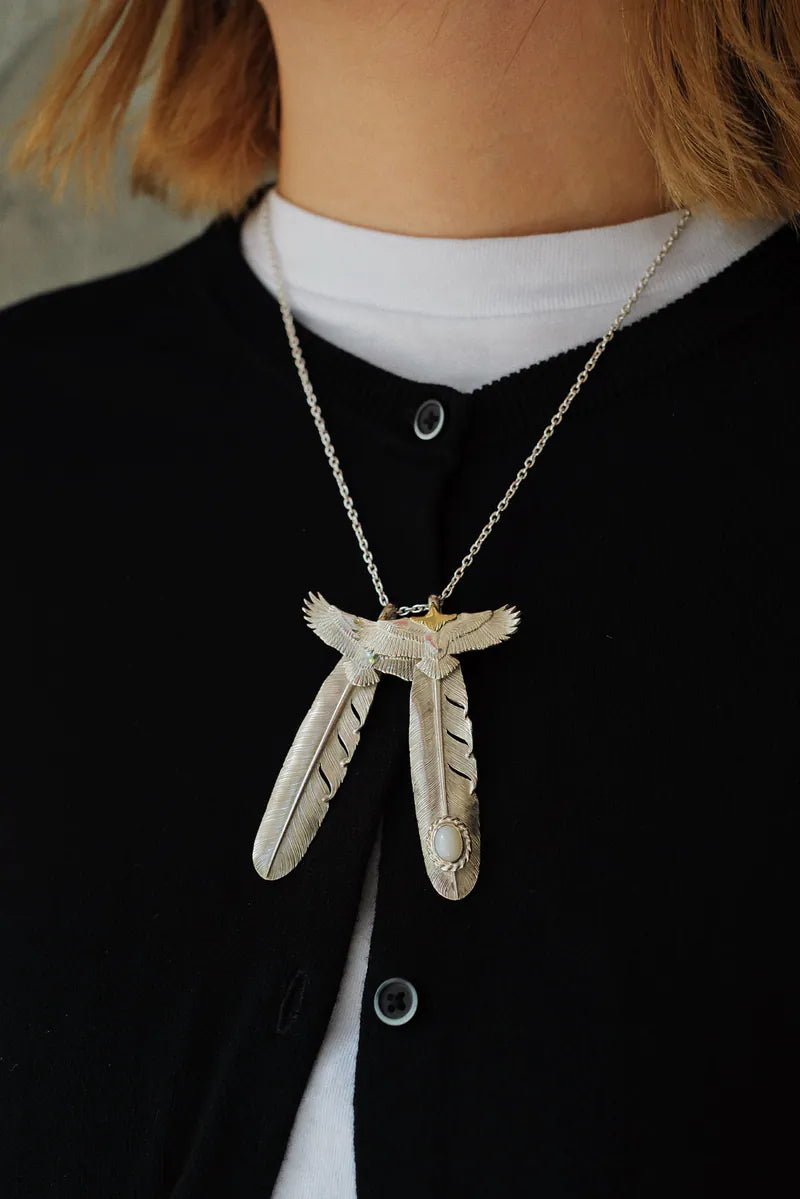 K18 Head Eagle and Feather (No Stone/Sliver Cut Opal)