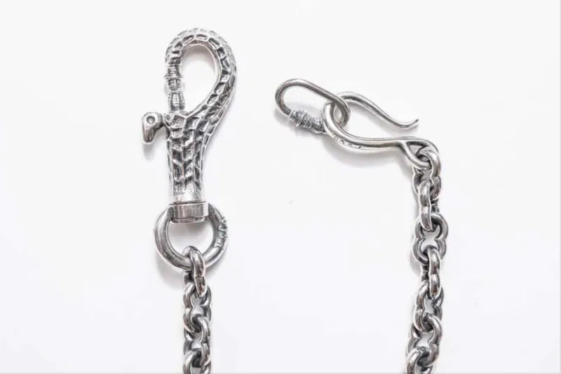 PLANE PEANUTS WALLET CHAIN