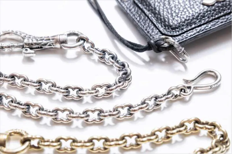 PLANE PEANUTS WALLET CHAIN