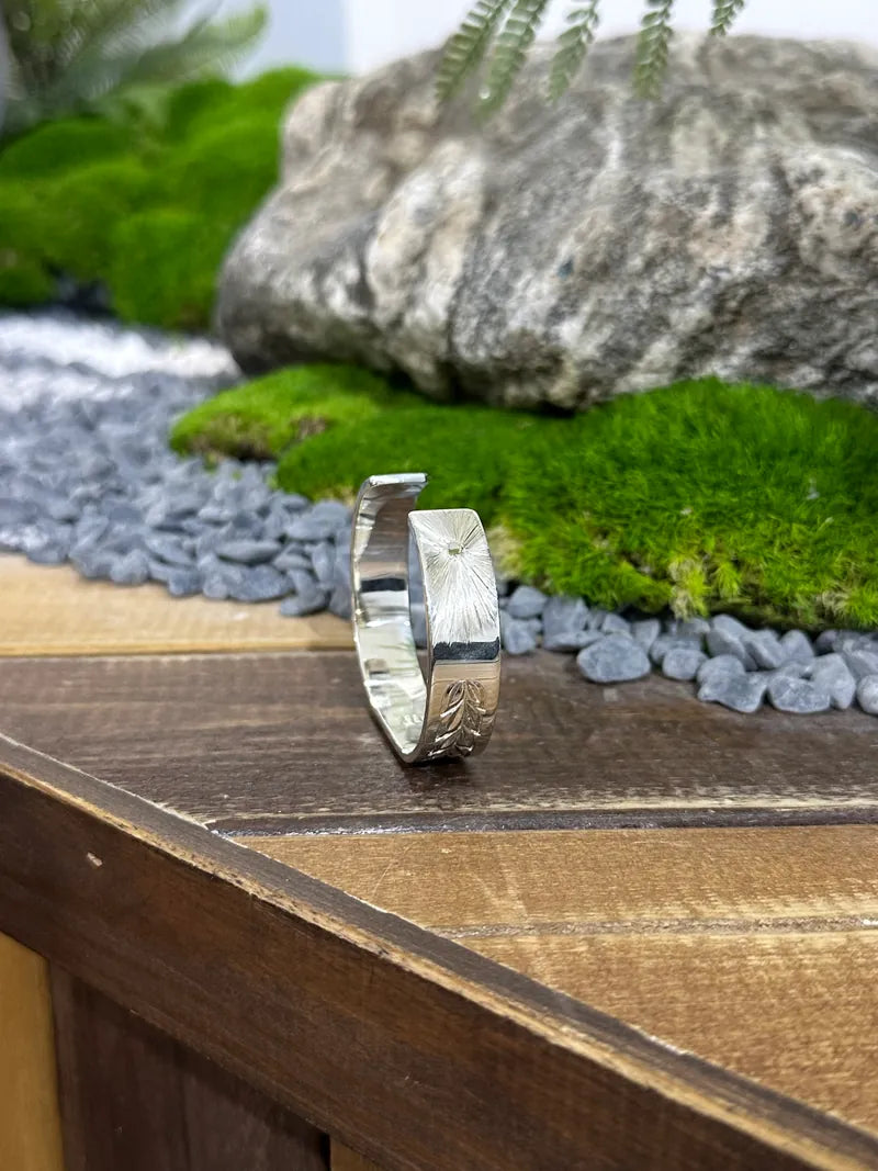 K18 motif 12mm Makau Bangle (Lino Finis)