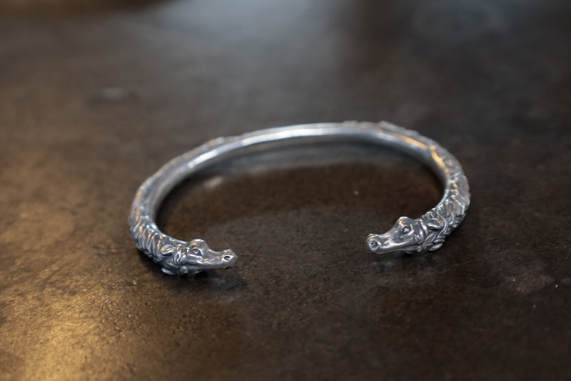 CC-94 horse cuff bangle straight