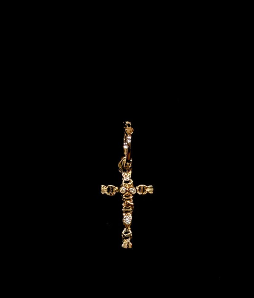 HB239D SMALL SACRED LINK CROSS PENDANT W/3 DIAMOND HITS