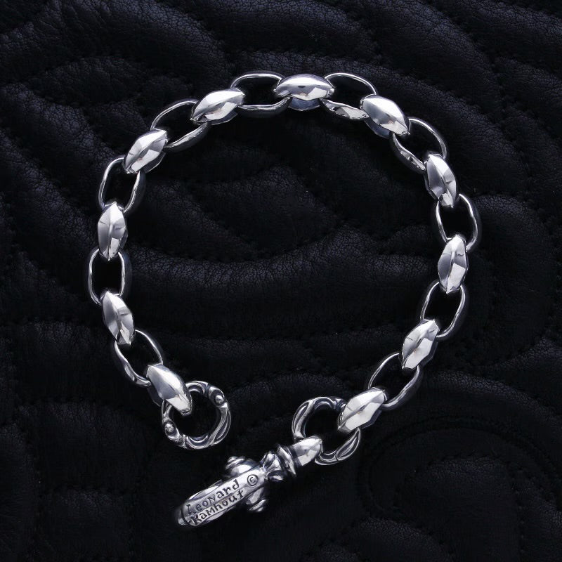 Silk Link (S) Bracelet (Cygnet Circle) (Engraving Leonard Kamhot)