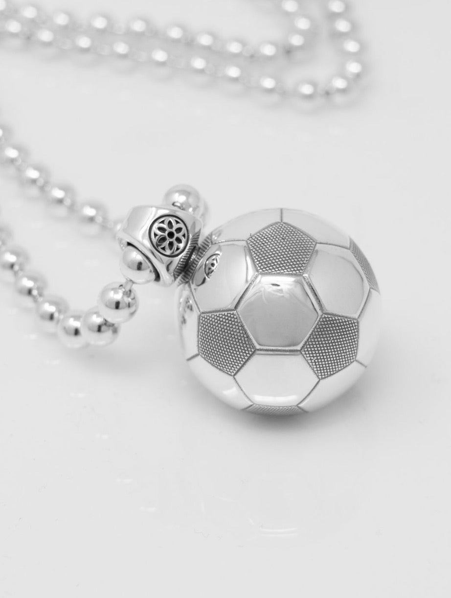 Mid-Kick Pendant - Goosebumps