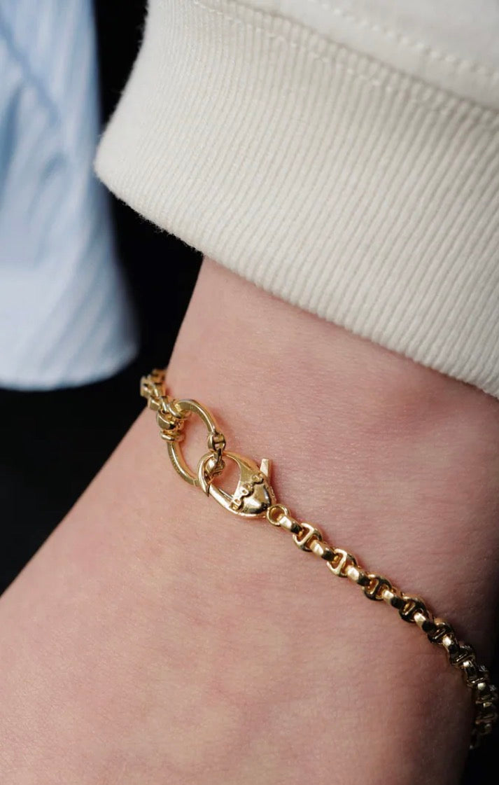 HB 057 MICRO OPEN-LINK BRACELET 18K Yellow Gold Micro Open-Link Bracelet " **WITH LOBSTER CLASP**