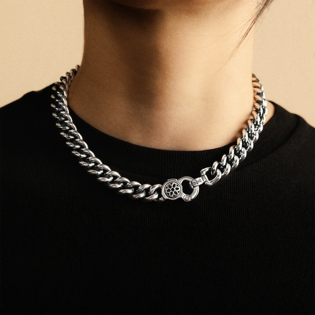 Curb Chain C Necklace