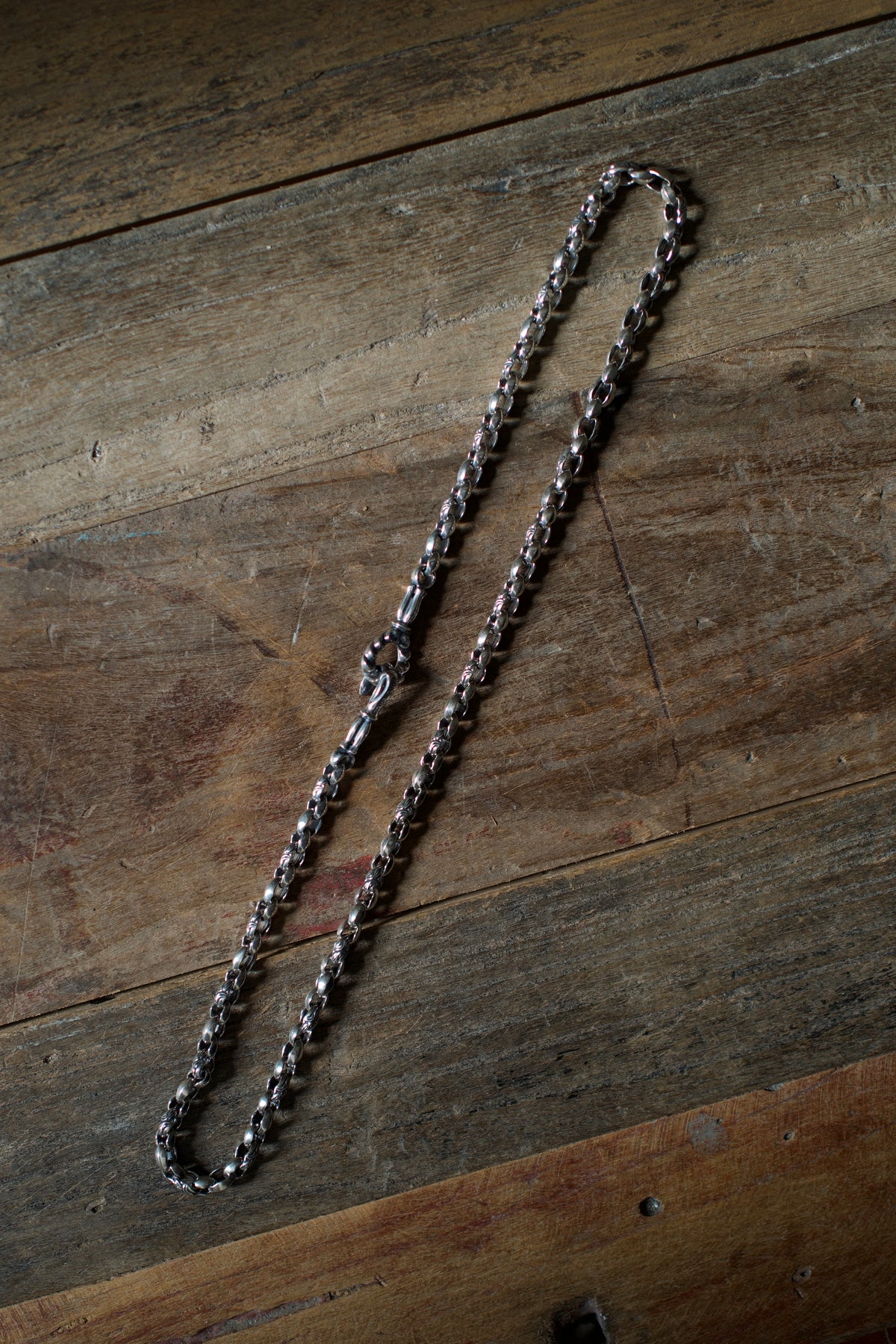 Mating Flight: 6mm Carved Mini Silk Chain