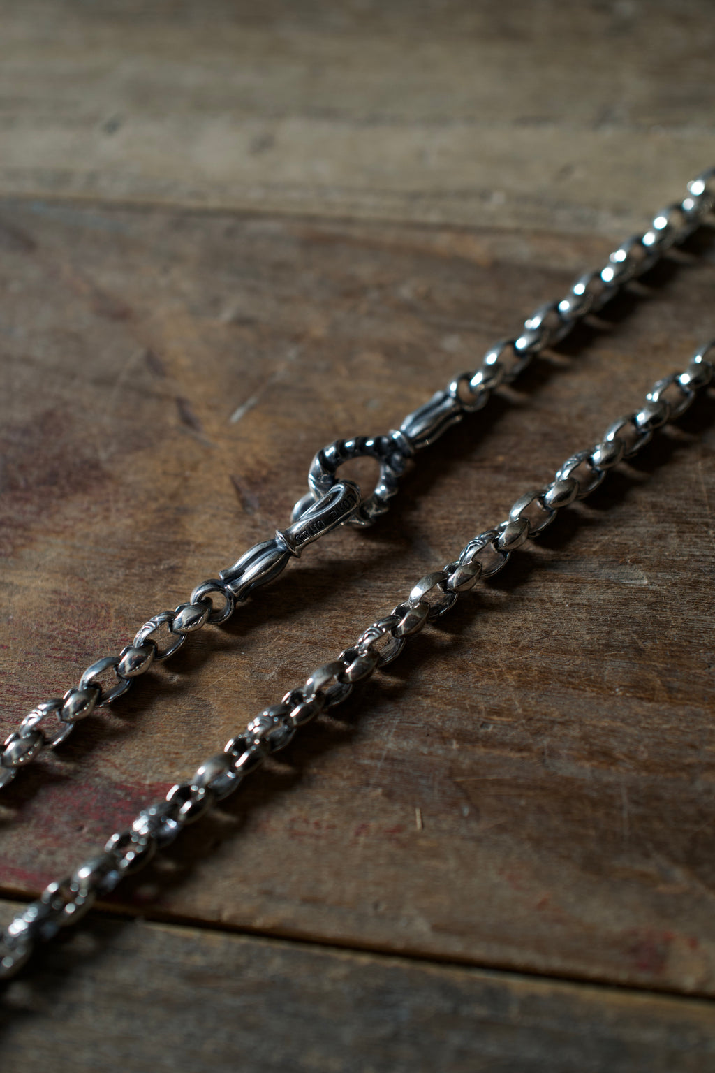 Mating Flight: 6mm Carved Mini Silk Chain