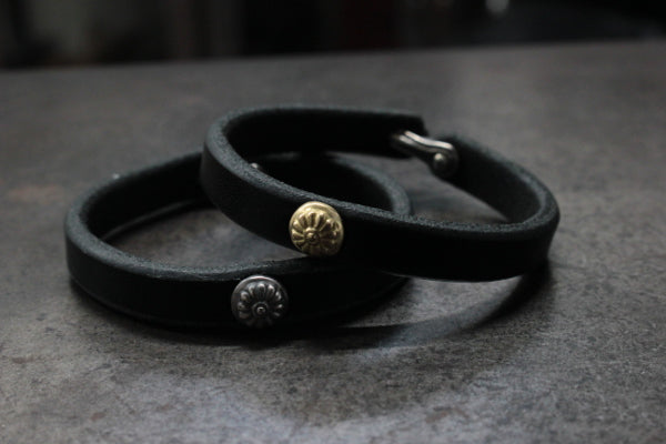 FCB-06 flat leather+cramp hook bracelet/flower stud