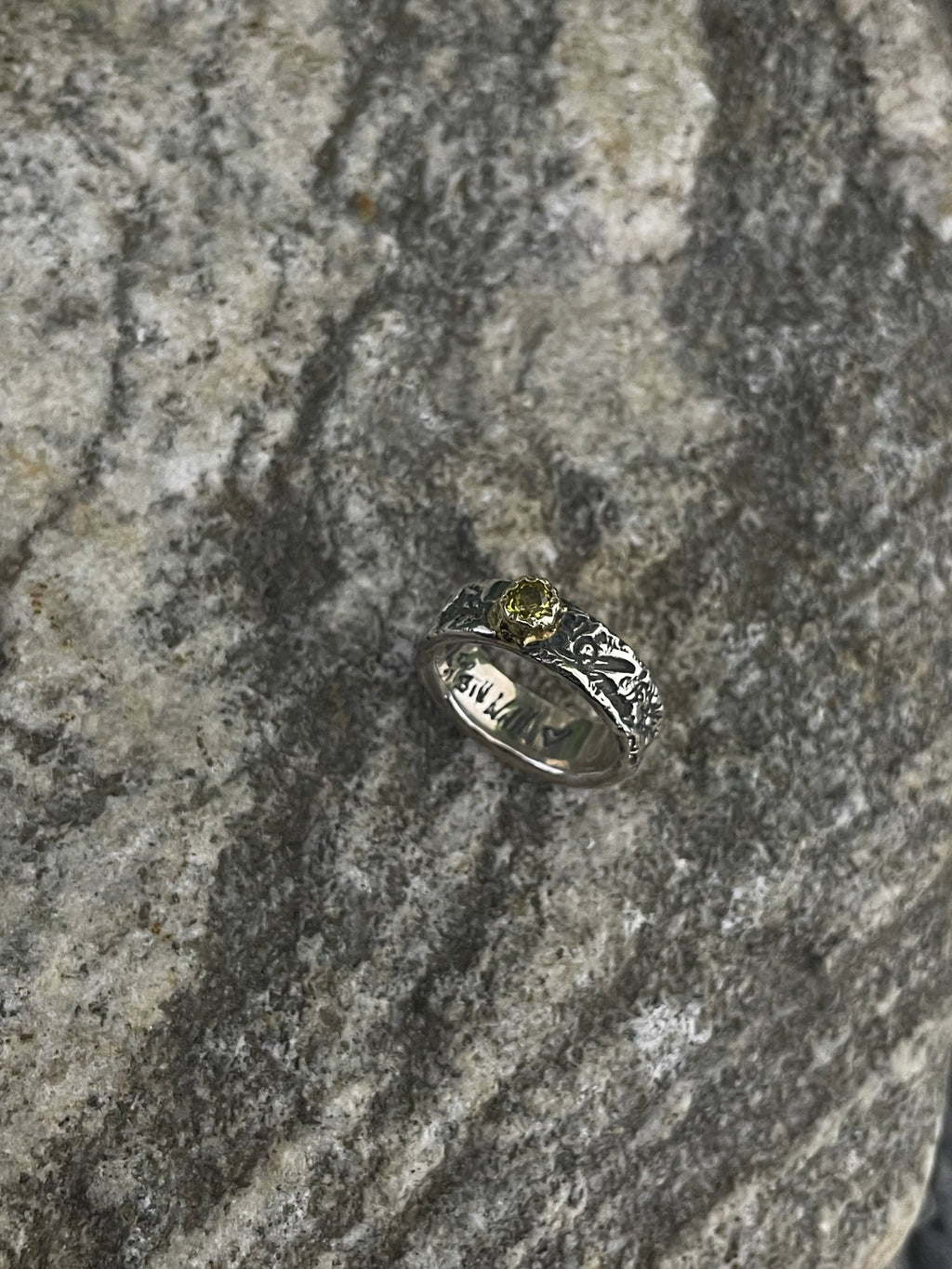 BWL Passion Graffiti Ring with stone overlay